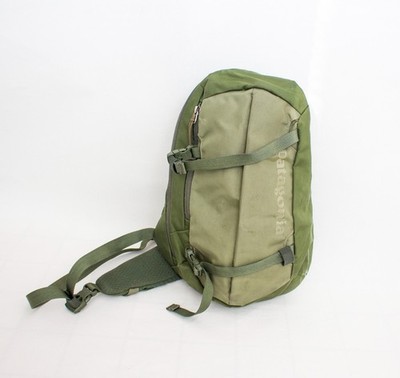 Patagonia Rucksack Tasche Grün Unisex Atom Sling 8L Backpack Fatigue Green