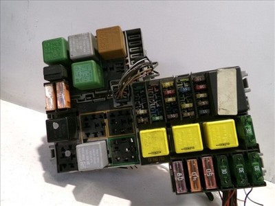 09115142 88530 fuse relay box OPEL CORSA 1.7 CDTI MODELO C 2000-2006 2004