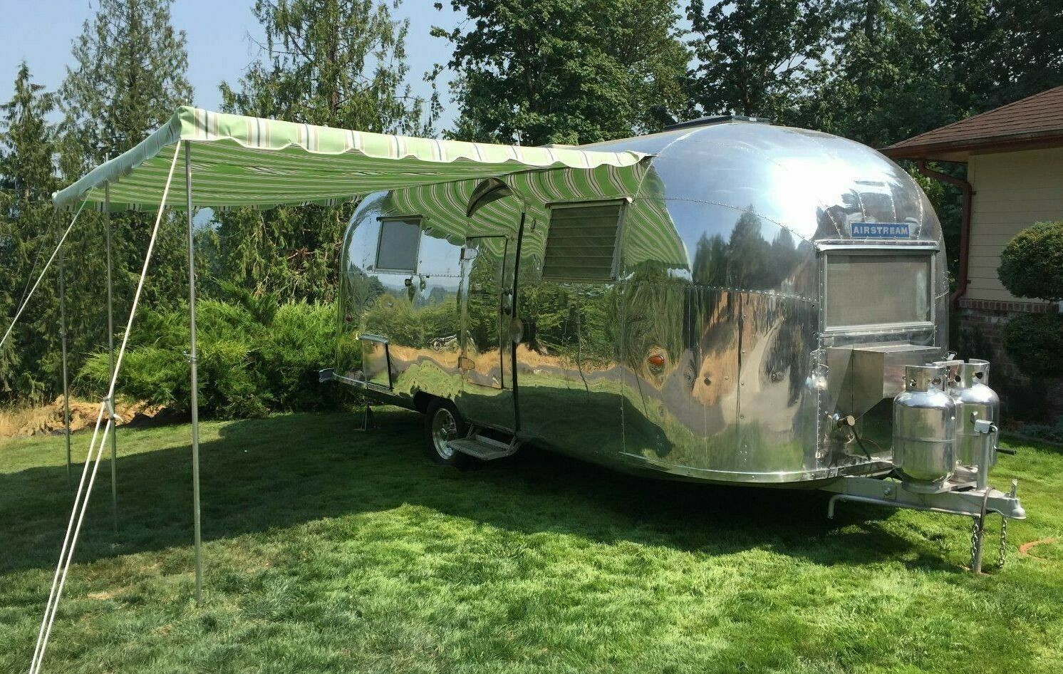 1962 Vintage Airstream Safari Twin 22 Feet