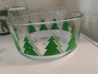 Pyrex 1 Qt Bowl With Christmas Trees.