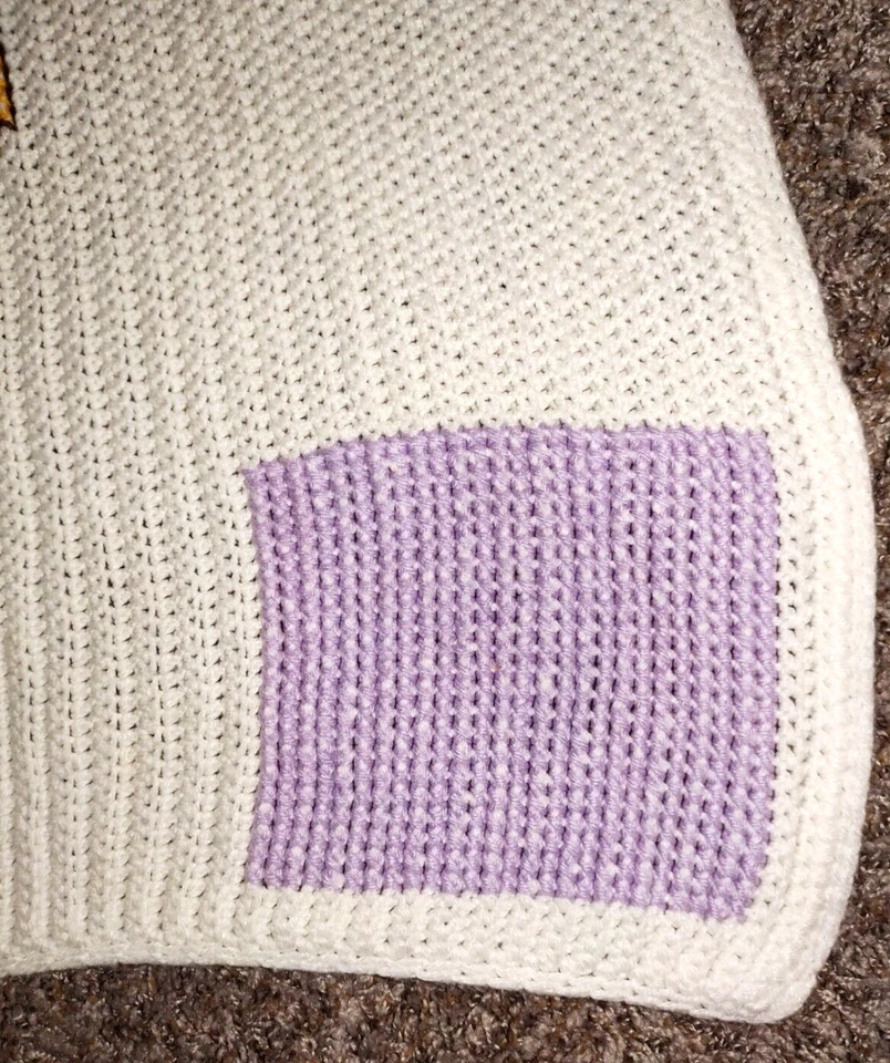 Manta bebé ganchillo hecha a mano Winnie The Pooh unisex 46x60 beige cuadrados grande Foto 4 de 4