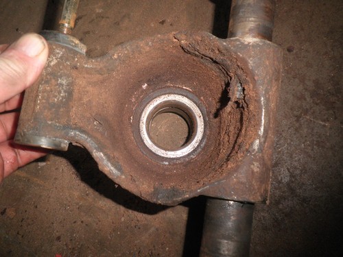 2004 Polaris sportsman 500 right rear bearing hub knuckle - Picture 2 of 3