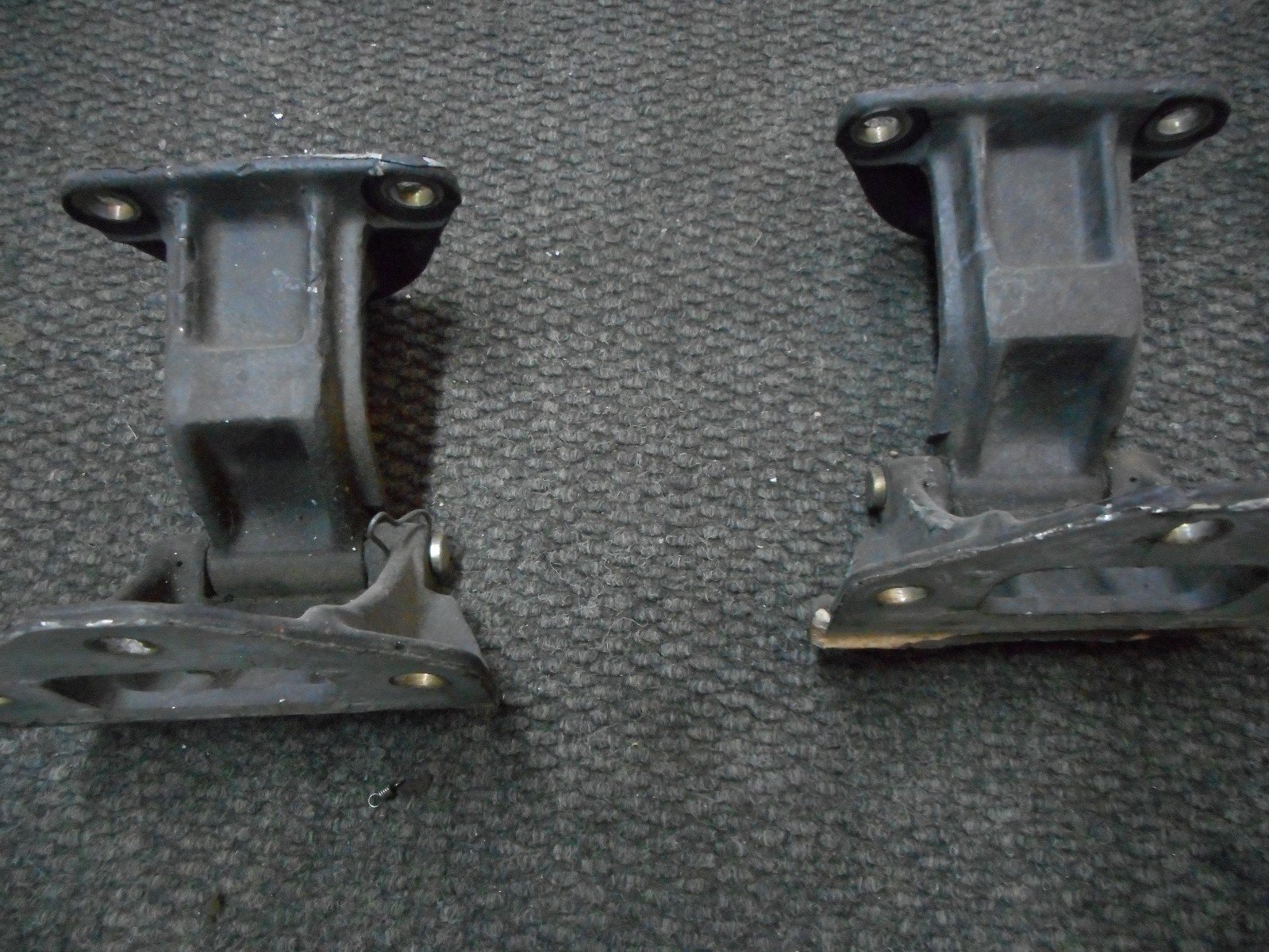 Ferrari 348-355 door hinges excellent