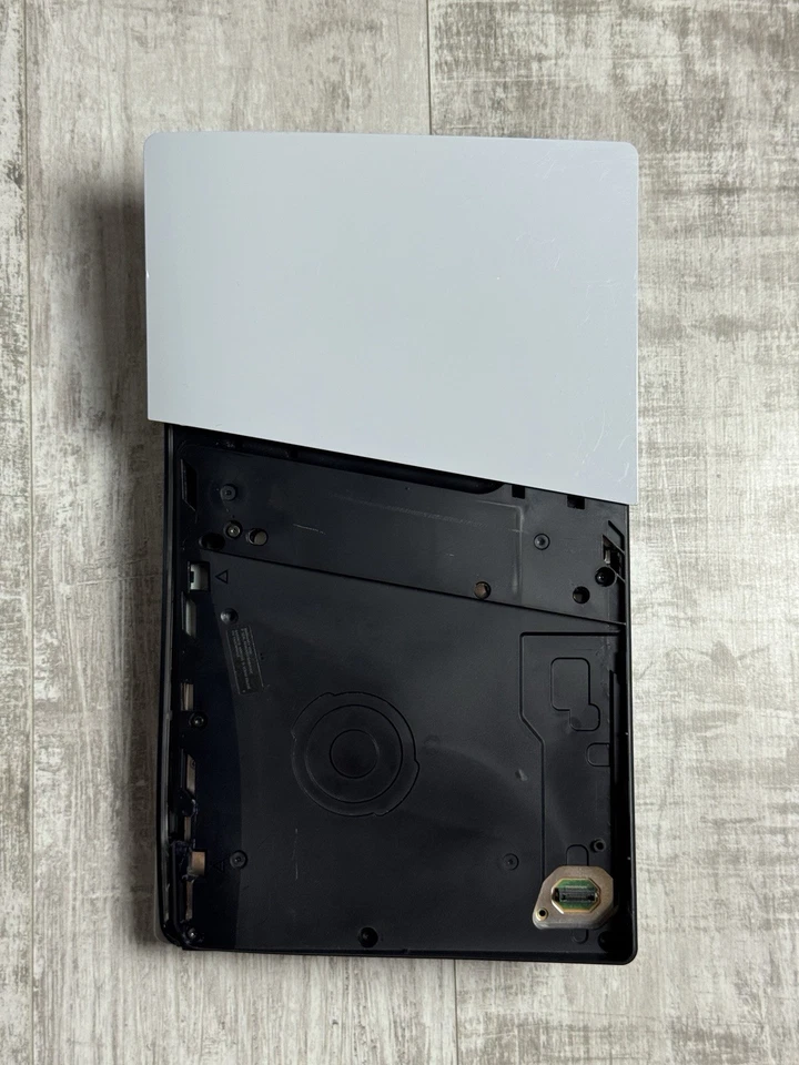 Sony PlayStation 5 Slim Digital, Foto 4 von 5