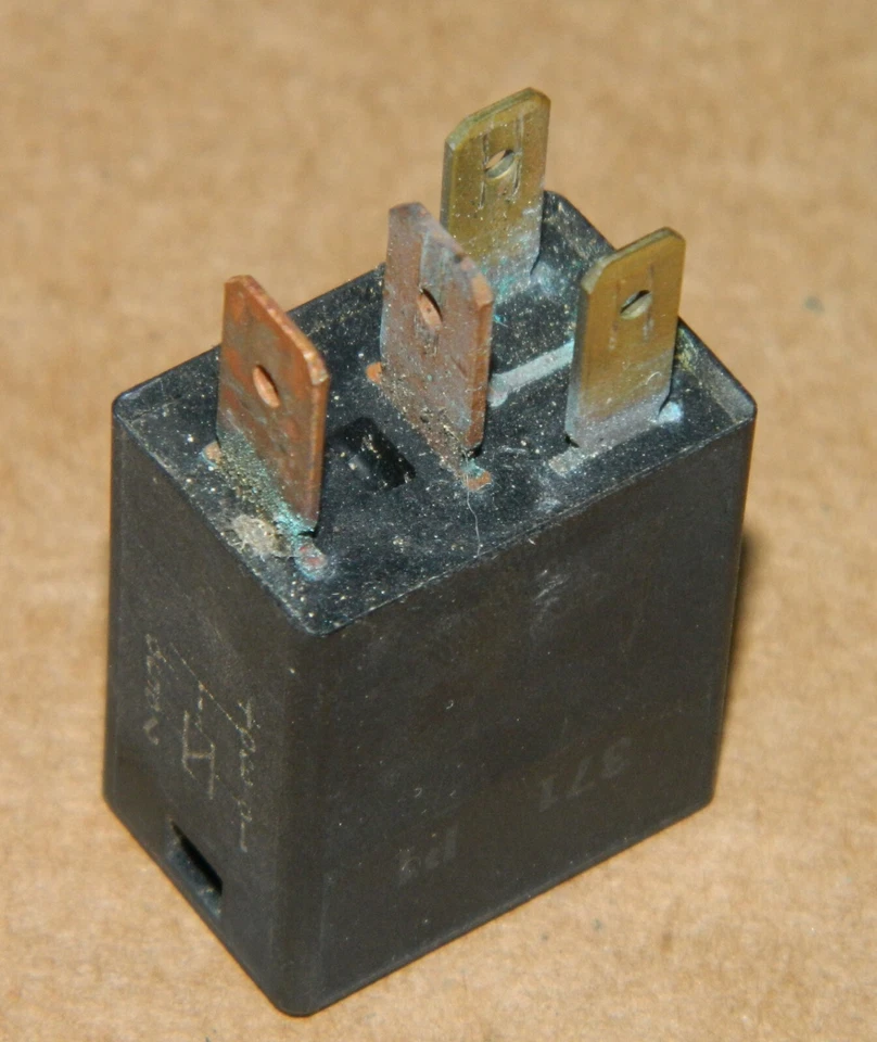 Bomba de combustível Bosch ABS iluminação relé ECU 2001 BMW R1200C 12V/20A 0332017103 - Imagem 2 de 4