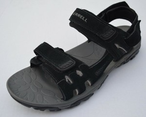 black sport sandals