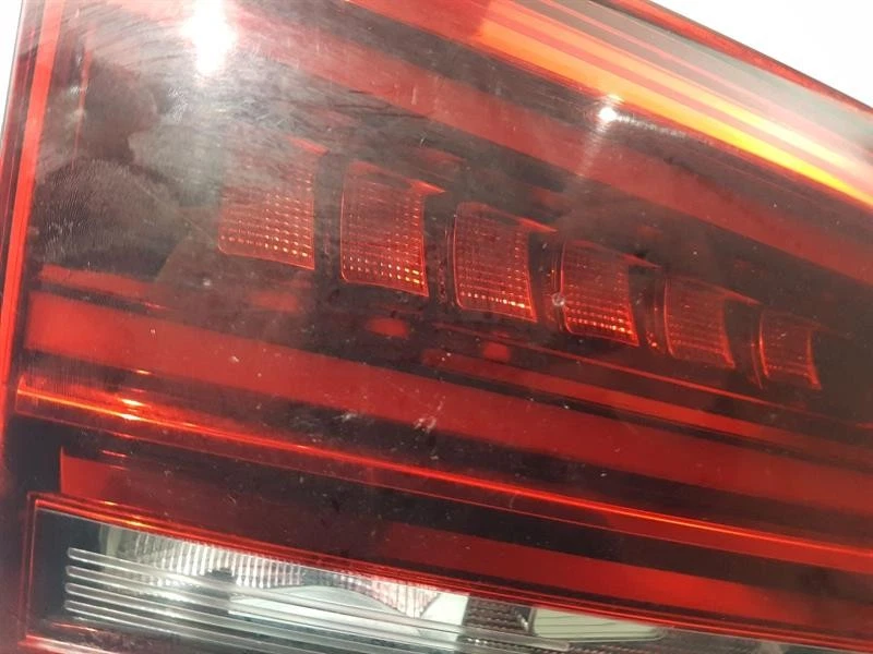 2017 SEAT ALHAMBRA LANTERNA TRASEIRA INTERNA LH PASSAGEIRO LATERAL 5 PORTAS MPV 7N5945307A - Imagem 4 de 4