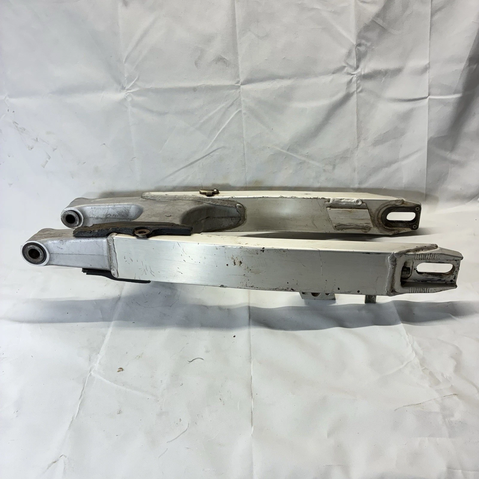 96 - 00 1999 SUZUKI RM125 RM 125 Swingarm Swing Arm OEM 61000-37E10