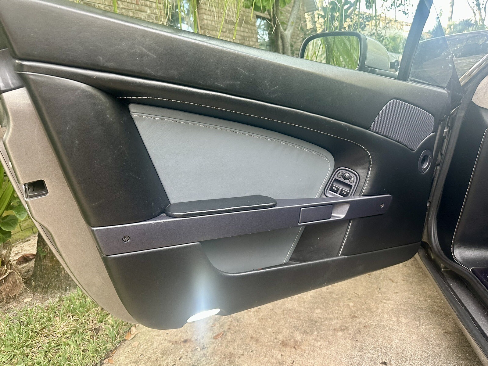 Door Trim Panels Black/Grey Aston Martin V8 Vantage