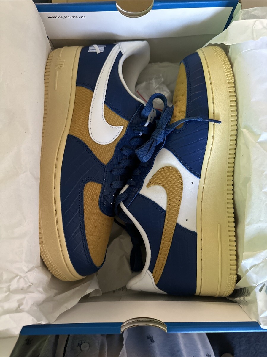 Size Nike Undefeated x Air Force SP Low Dunk vs AF1