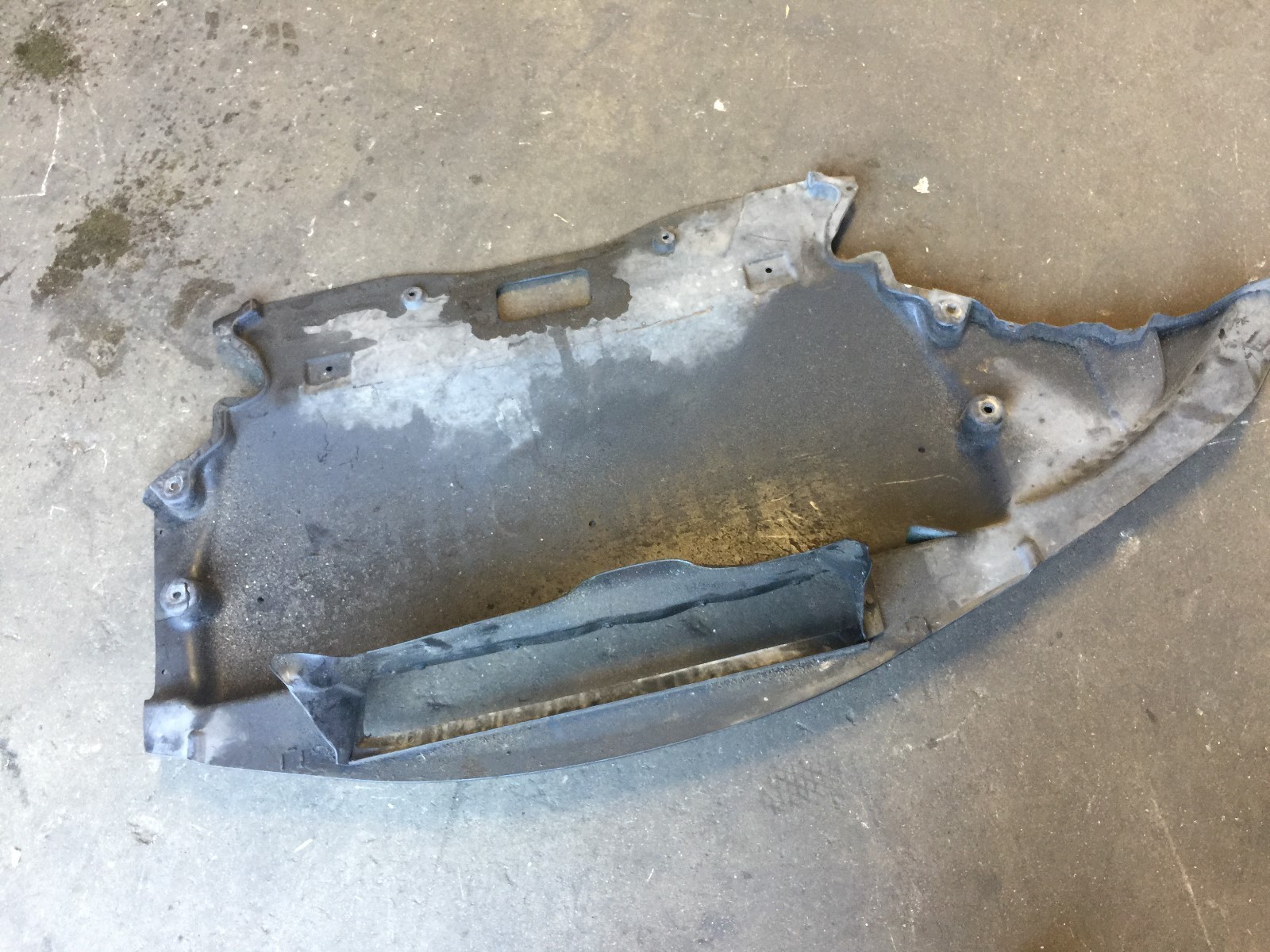 2006-2010 BMW E60 M5 UNDERFLOOR COATING lower engine splash shield ...