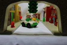 Vintage 1970s FISHER PRICE Little People Play Family Village Main Street Town