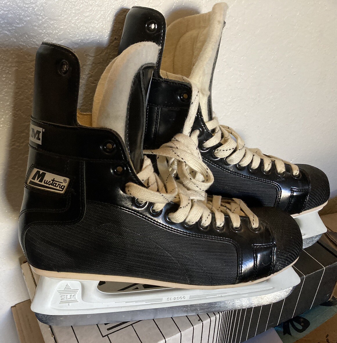 CCM Mustang Ice Hockey Skates (vintage size 9 1/2) eBay