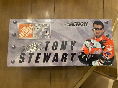 Action Racing Collectables 1:24 Tony Stewart #20 Home Depot 2004 Monte Carlo