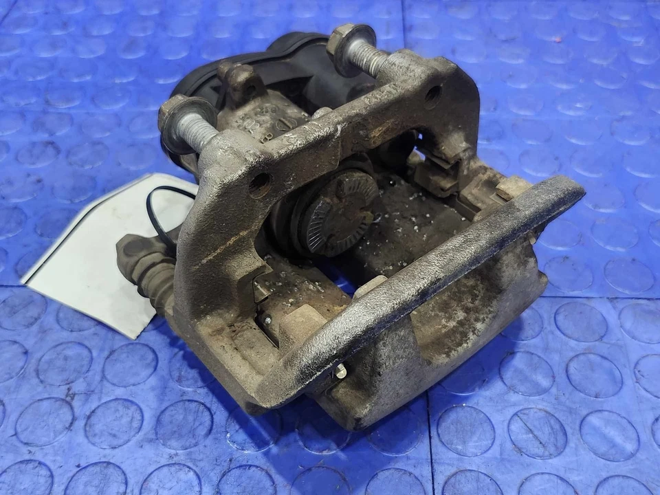 Conjunto de pinza de freno trasera 12-15 Mercedes Benz ML W166 lado derecho del pasajero OEM Foto 3 de 4