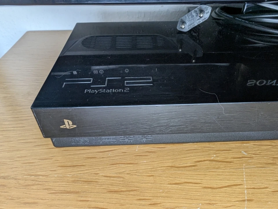 Sony Bravia KDL-22PX300 - Rare TV/PlayStation 2 PS2 Combo - HTF - Image 2 of 4