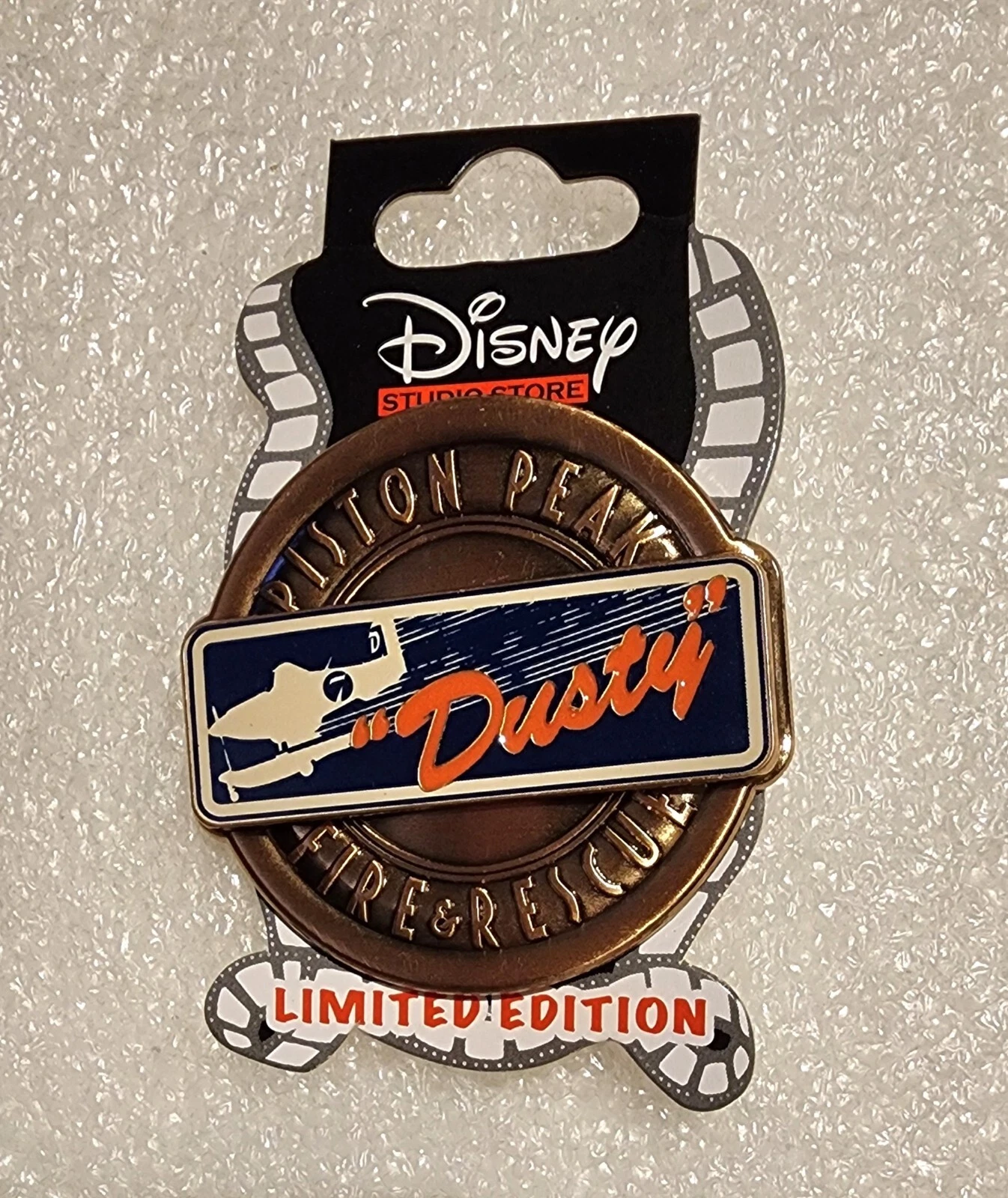 DISNEY DSF DSSH PLANES FIRE AND RESCUE DUSTY BADGE~LE 400 PIN!FREE SHIPPING!