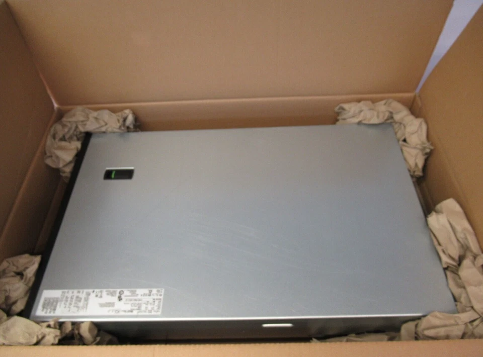 Fujitsu Primergy TX2550 M4 12 x LFF 4110 2.10GHz 196GB 4x 2TB 1x 240GB 4U Server - Image 3 of 4