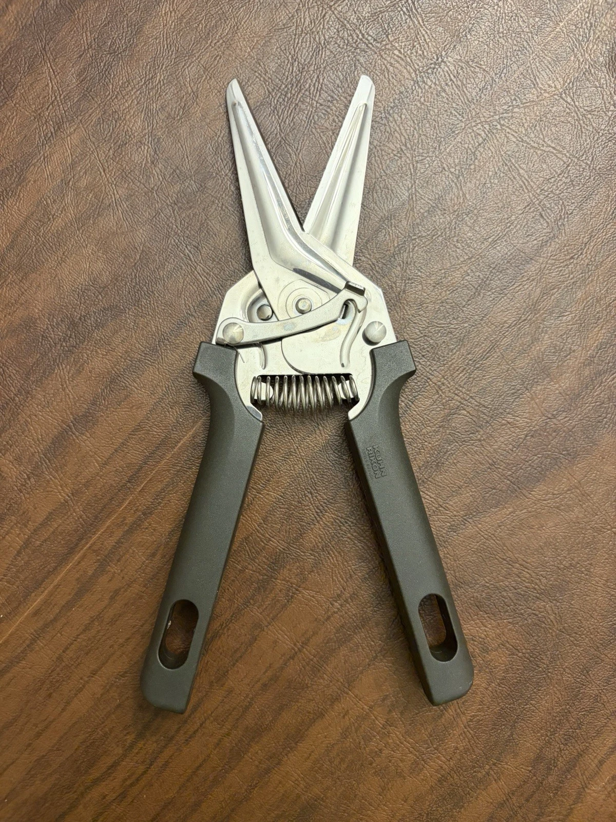 Kuhn Rikon Multi-Use Kitchen Shears Spring-Loaded Black Heavy Duty Scissors
Opens in a new window or