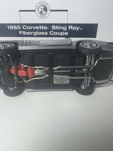 Corvette Sting Ray 1965 Franklin Mint carrocería de fibra de vidrio 1:24 LE 600/1965 S11E932 - Imagen 9 de 17