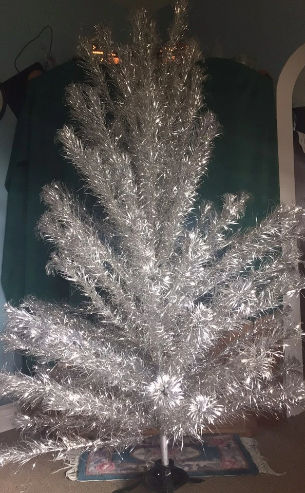 VTG 6 1/2’ Aluminum 105 Branch Pom Pom Consolidated Novelty Xmas Tree 7110 + Box - Image 4 of 4