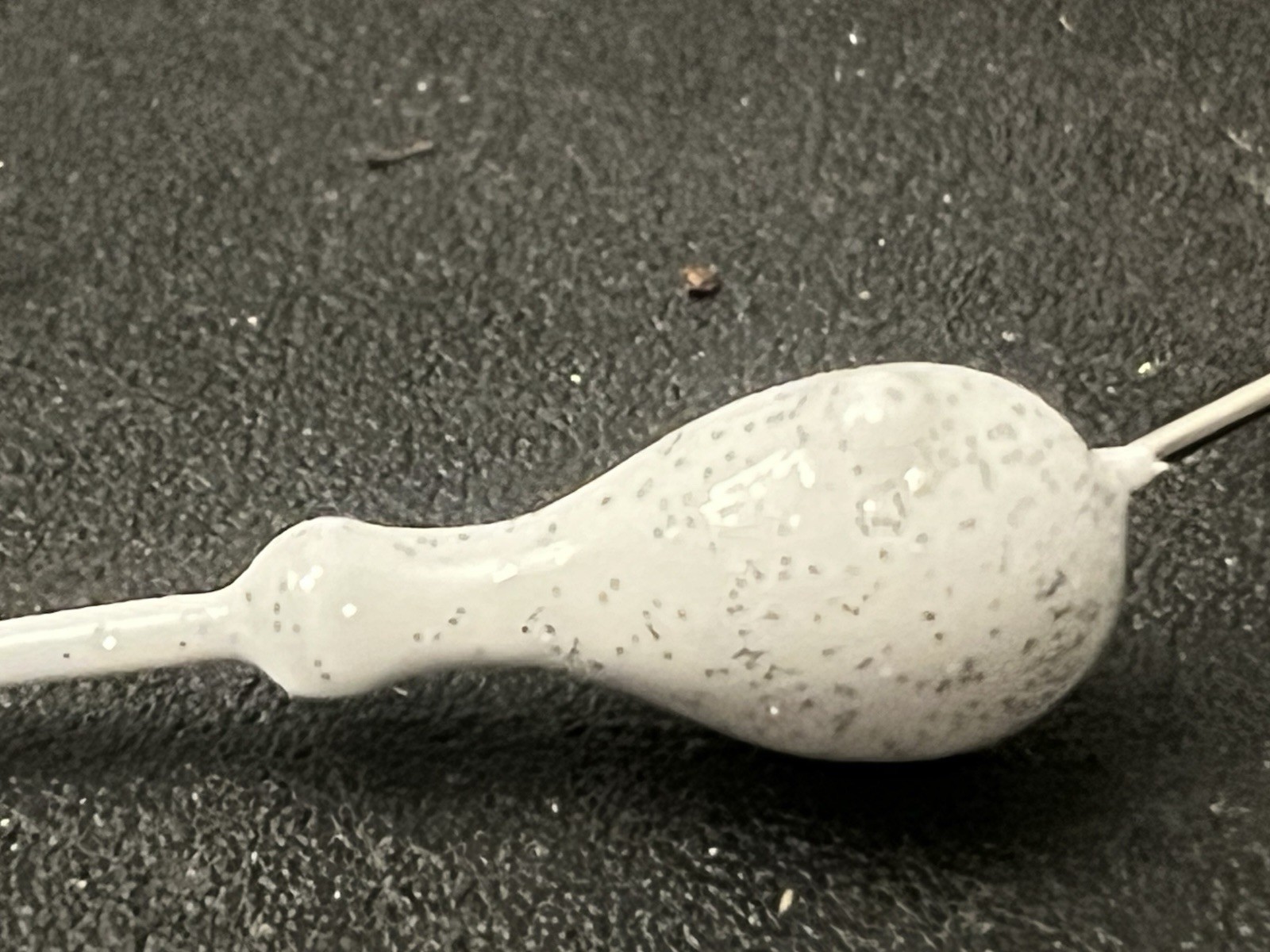 Twenty-five (25) NEW 1/4oz Spinnerbait heads w R Bend Wire White w Glitter - Image 3