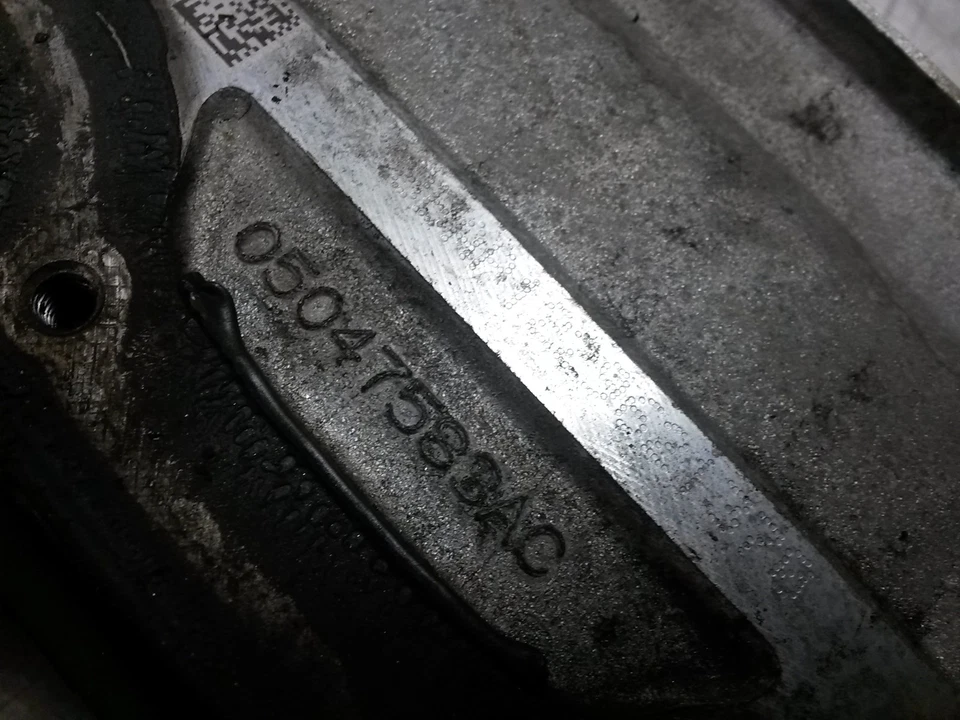 Cacerola de aceite superior del motor para Jeep Compass 2.0 05047583AC 07-17 Foto 3 de 4