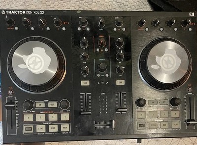 Native Instruments TRAKTOR KONTROL S2 MK2 DJ Controller