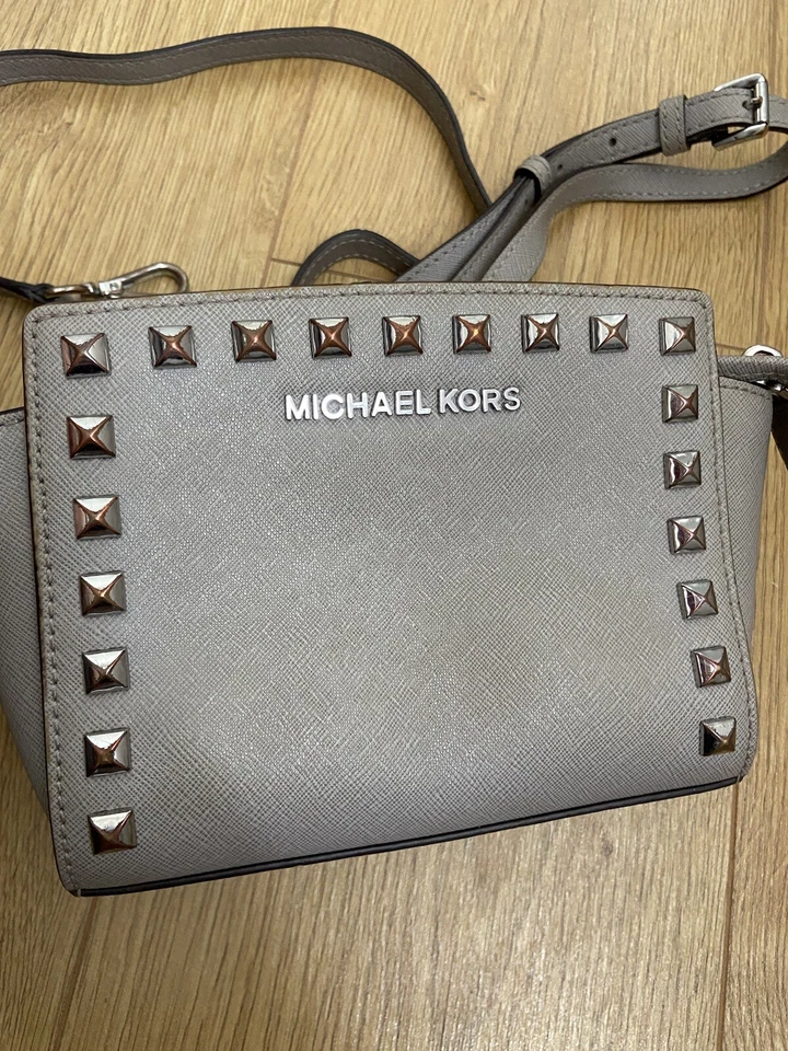 Michael Kors Mini Selma Grey Leather Studded Shoulder Bag - Image 2 of 4