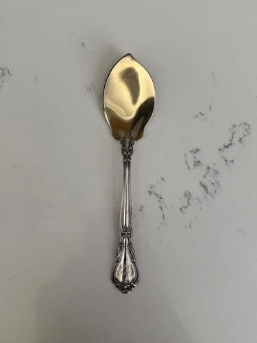 1895 ANTIQUE STERLING SILVER JELLY SPOON CHANTILLY PATTERN. MONOGRAMMED. 23 gram