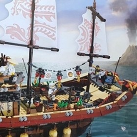 LEGO 70618 The LEGO Ninjago Movie Destiny's Bounty 2295 Pieces SEALED NEW