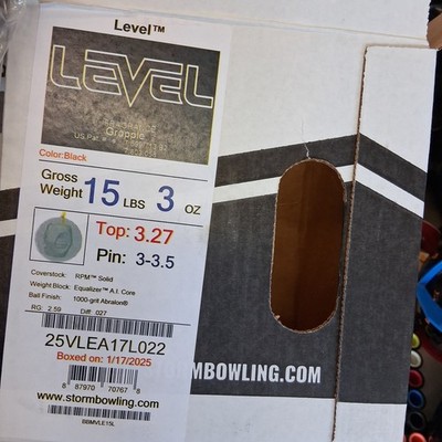 Storm Level bowling ball 15 LB. 1ST QUALITY MIDWEIGHT new in box