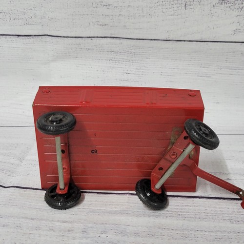 Vtg Ertl 1/32 scale IH red ribbed sided trailer black rims & tires pressed steel - Picture 6 of 7
