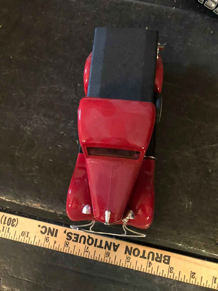 VINTAGE FORD PICK UP TRUCK WITH FREE BOX - Image 2 of 4