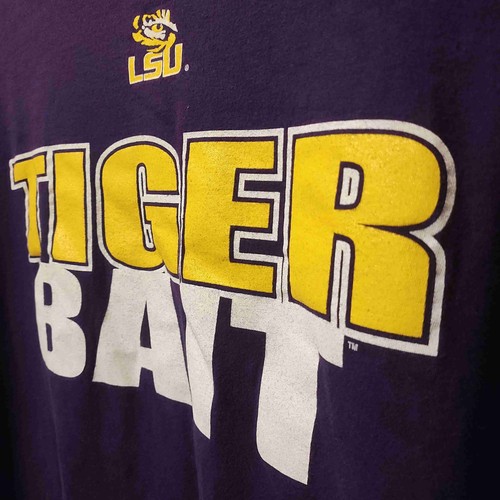 Section 101 LSU Tigers Purple Vinyl "Tiger Bait" Men's Graphic T-Shirt Size 2XL - Picture 2 of 4