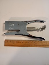 Grapadora portátil de alta resistencia Faber-Castell FC-1 de colección hecha en Suecia