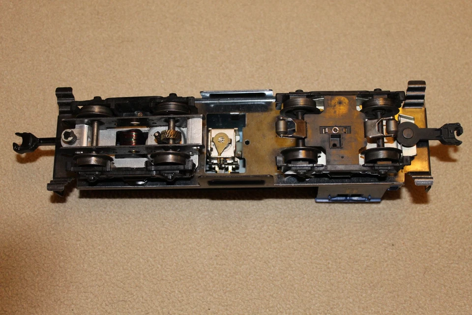 1963-66 LIONEL 634b, Santa Fe NW2 Diesel Switcher. Used. Good cond. No orig box. - Image 4 of 4