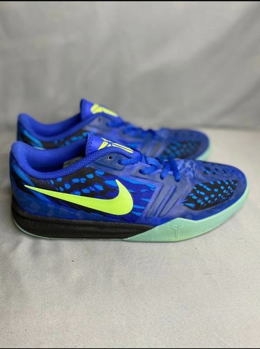 kobe bryant blue basketball shoes
