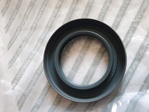 OEM Oil Seal Transfer Case Driveshaft Right Lancia Delta Integral & Evo - Picture 4 of 5