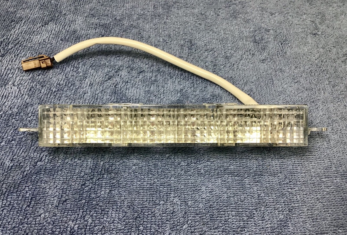 その他 AAcwy Infiniti OEM Third Center Brake SIX LED Light Lens Assembly