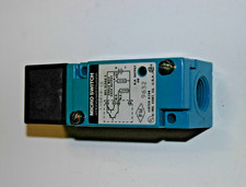 PROXIMITY SWITCH HONEYWELL PT# LYS01B-1S FOUR WIRE DC 10-30VDC 0-400MA -SURPLUS-