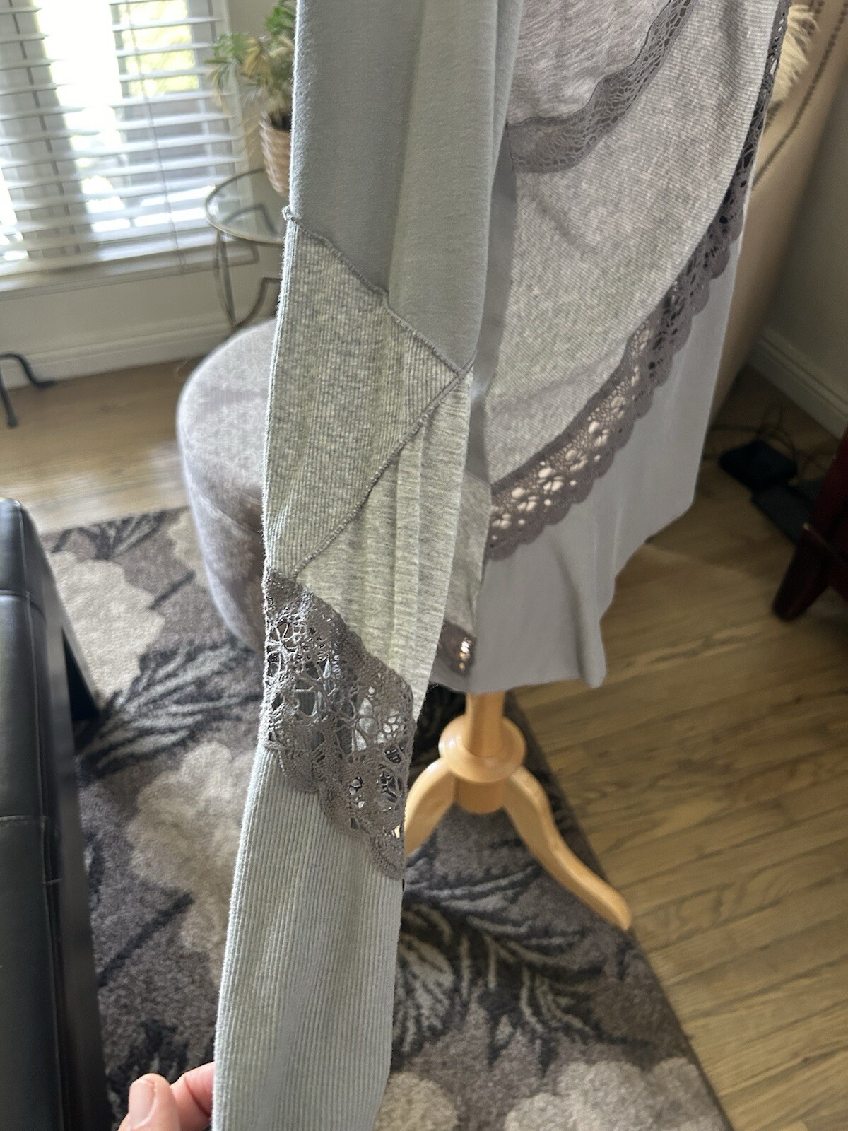 Anthropologie Tiny grey patchwork crochet lace wa… - image 4