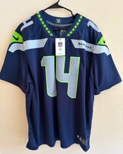Ultimate Seattle Seahawks Collector and Super Fan Gift Guide 41