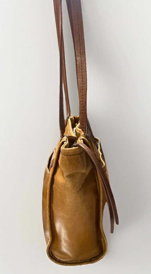 HOBO International Leather Shoulder Tote Bag Honey Brown Distressed Zip Top - Image 3 of 4