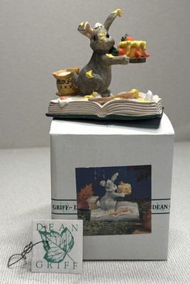Charming Tails Binkey's First Cake Dean Griff Carrot - Item 98/349 - Silvestri