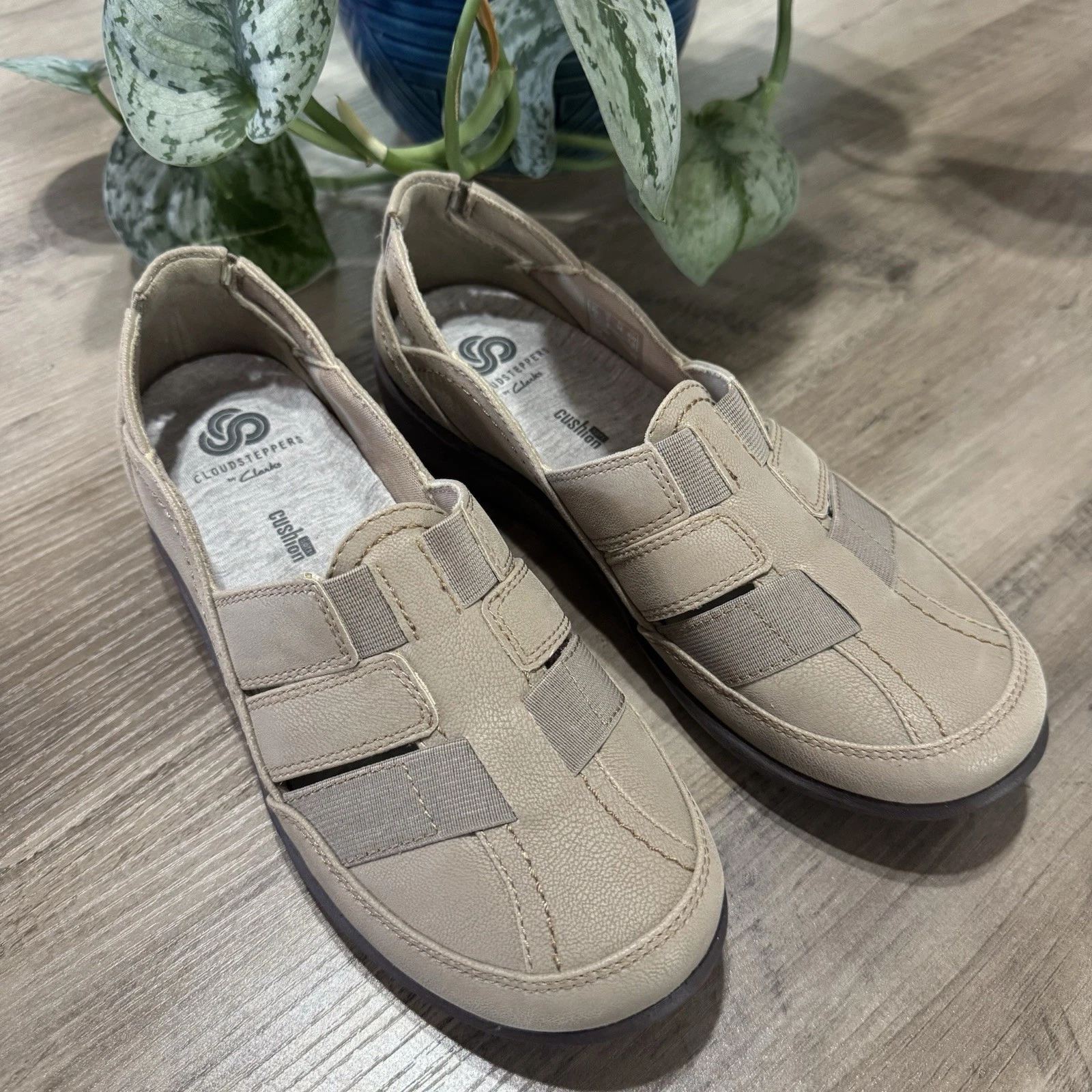 NUOVI sandali Clarks Cloudsteppers Sillian Stork scarpe slip on donna taglia 6 M marrone chiaro