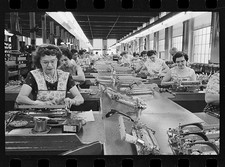 Hartford Connecticut 1962 Underwood Typewriter Plant Women Workers Assembly thumbnail