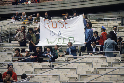 Mets fans let Pete Rose Cincinnati Reds know how they feel aft- 1973 Old Photo