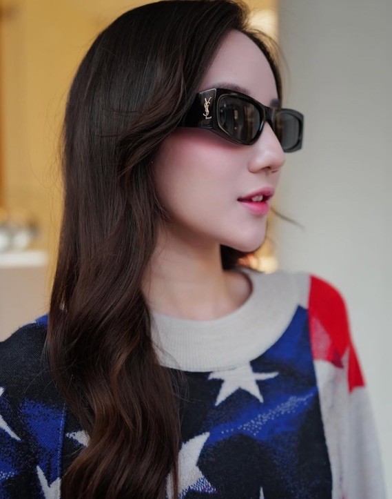 Occhiali da sole donna Saint Laurent SL M140 001 nero oro lenti grigio scuro AUTENTICI