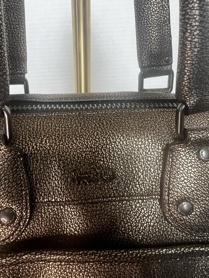 BOLSO DE HOMBRO COACH RHYDER CUERO METÁLICO DOS TONOS QB Latón 33739 Foto 2 de 4